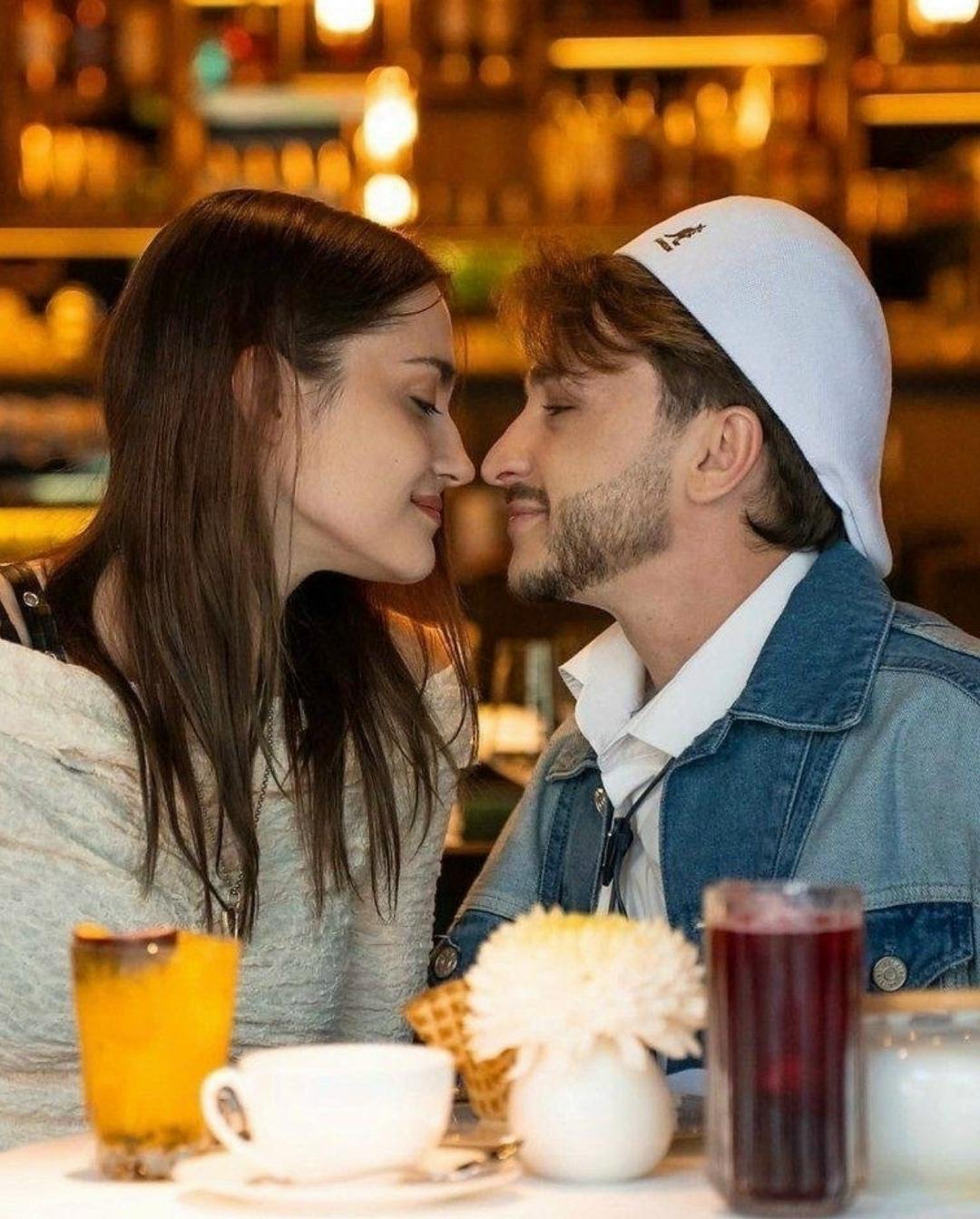 Мона сообщила, что покидает социальные сети и планирует обратиться к психологу, так как ей тяжело справиться с эмоциями после расставания 💔