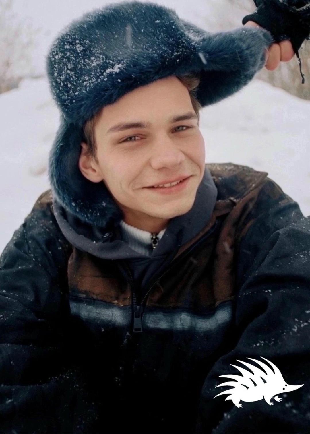 Актёр сериала «Слово пацана: Кровь на асфальте» Слава Копейкин рассказал, что чаще всего именно девушки становились инициаторами разрыва в его личной жизни.