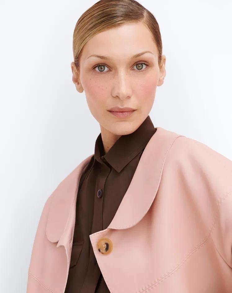 Белла Хадид стала первым глобальным абмассадором бьюти линии Prada💄