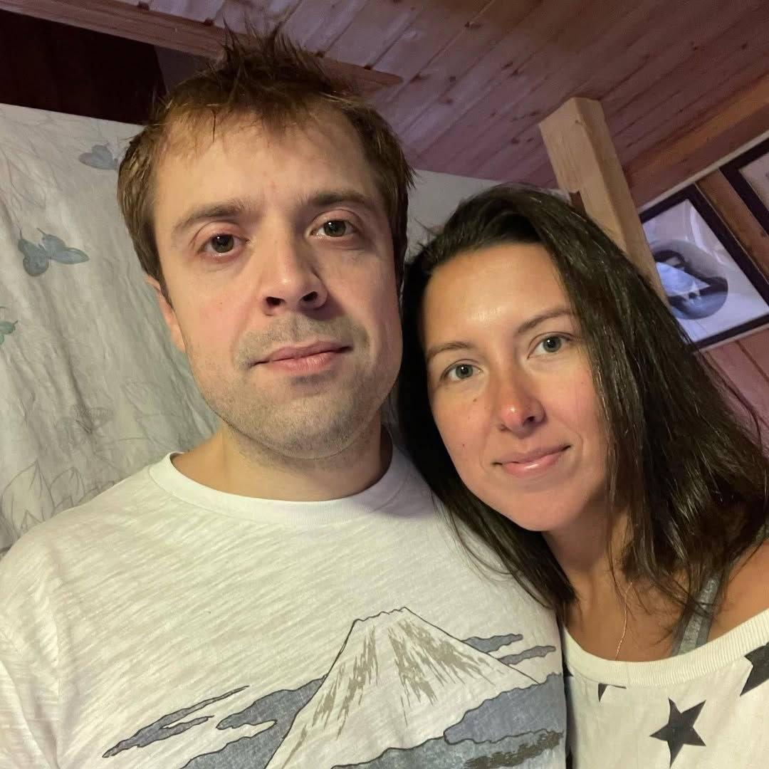 Звезда сериала «Интерны» стал многодетным отцом