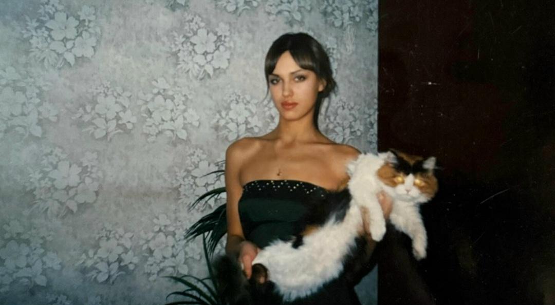 Ирина Шейк показала подборку редких архивных кадров из России.