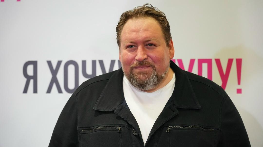 Станислав Дужников, полюбившийся зрителям в роли Лёни из «Ворониных», похудел на 60 кг после операции.