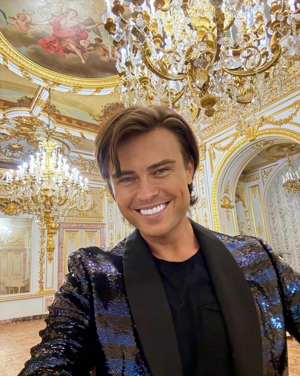 Прохор Шаляпин трогательно поздравил Ирину Дубцову, опубликовав редкое детское фото.