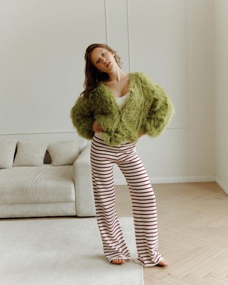 Аня Пересильд призналась, что стала взрослой раньше времени и уже не ощущает себя частью школьного коллектива