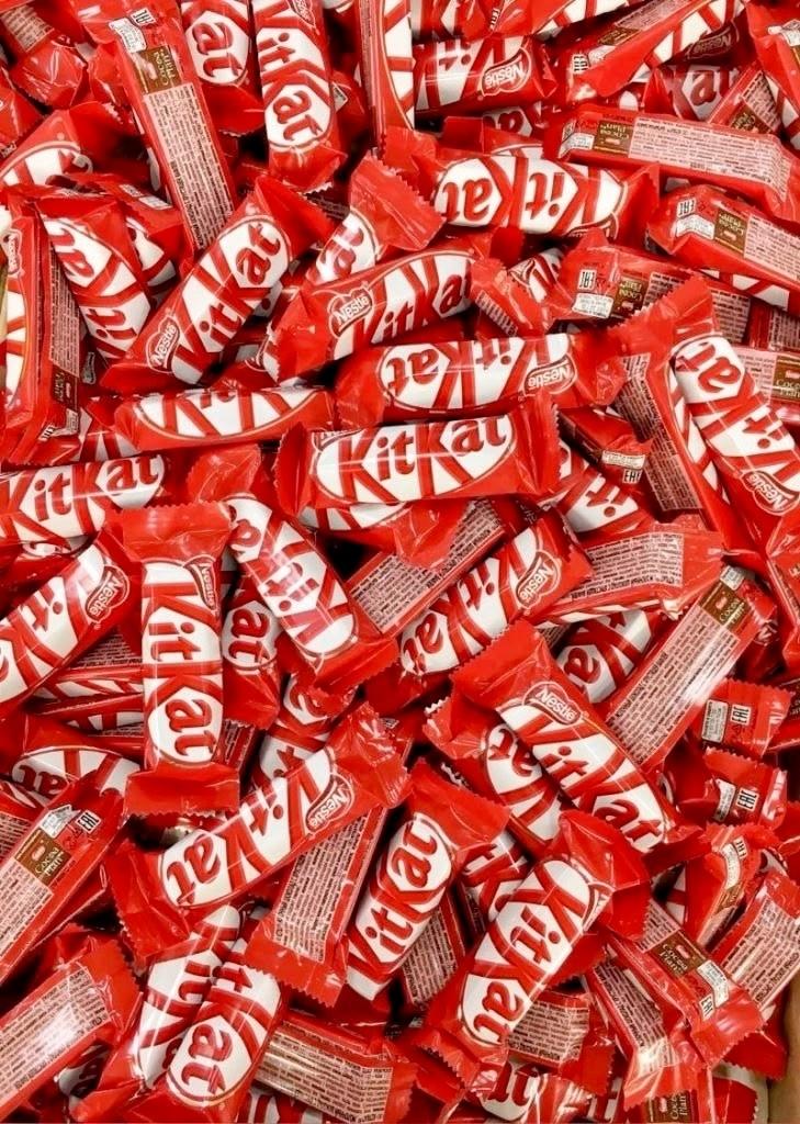 В Европе пропал грузовой автомобиль с 12 тоннами KitKat.