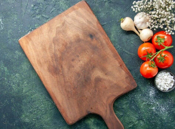 Зачем натирать руки картофелем и хранить сельдерей в хлебнице: полезные бытовые советы