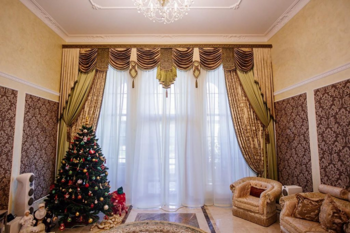 Шторы в гостиную с ламбрекенами — идеи для интерьера, рекомендации