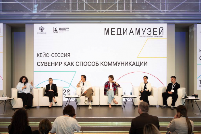 На мосту через реку Шелокшонка на трассе М‑7 «Волга» завершили укладку выравнивающего слоя из бетона на левой части моста