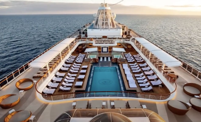 Пенсионер взял билет на круизный корабль и с тех пор там живет уже 13 лет