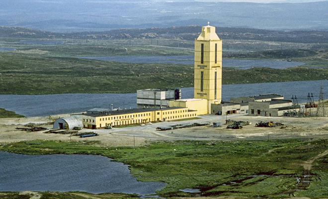 33 года назад люди пробурили скважину глубже Марианской впадины, но потом ее закрыли. Перед закрытием снизу слышали звук