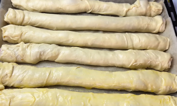 Размели со стола за 10 минут: печем домашние турецкие бореки