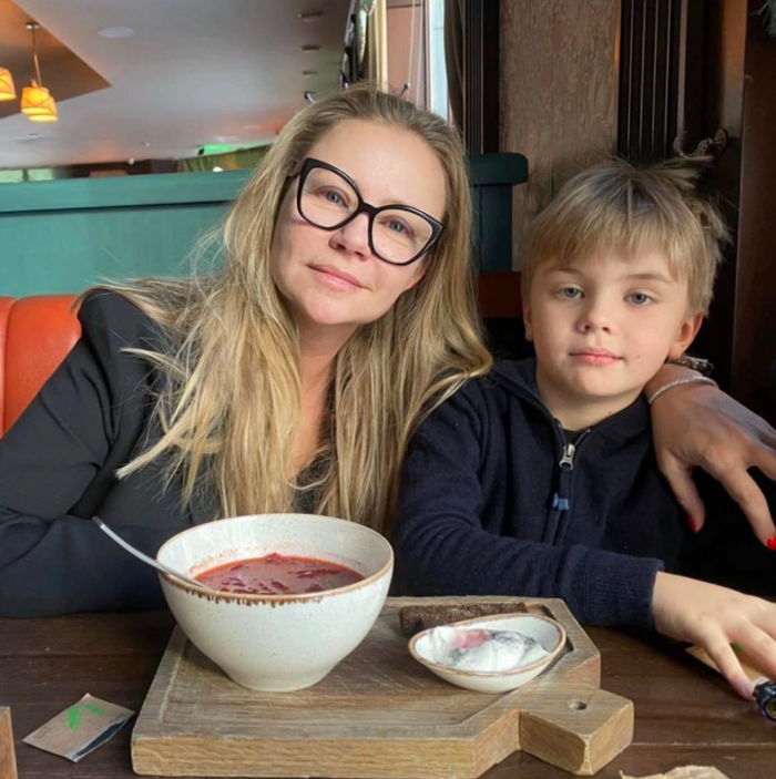 Мария Миронова тайно развелась с мужем Андреем Сорокой, а теперь запрещает ему видеться с сыном