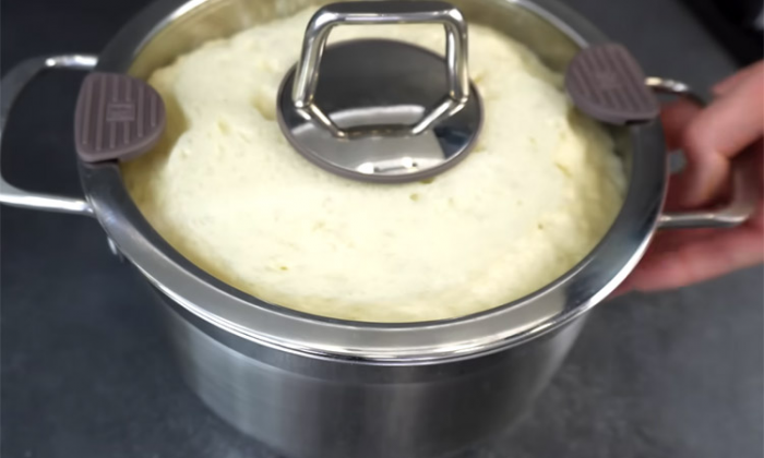 Татарский деревенский пирог с курагой: нежная начинка и хрустящая сладкая крошка