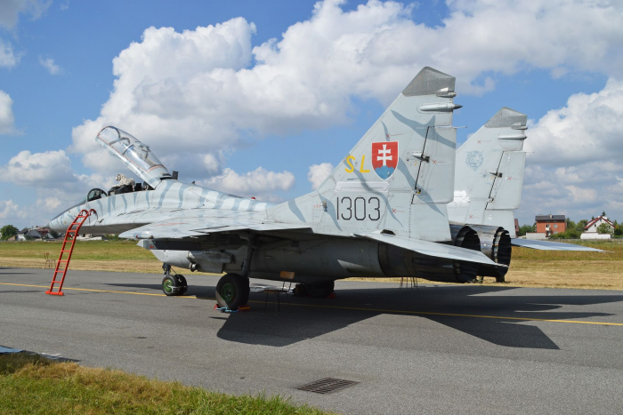 Президент Словакии осудил передачу Киеву истребителей МиГ-29