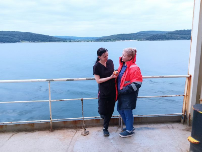 Женщина на корабле — к счастью