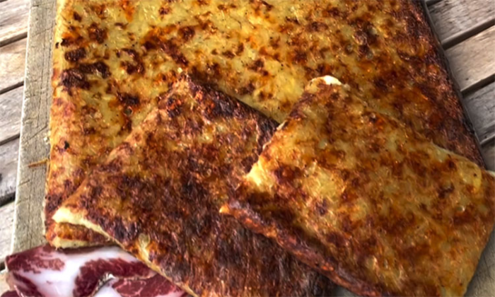 Золотистая картофельная галета в гасконском стиле: напомнит пирог, только готовится проще