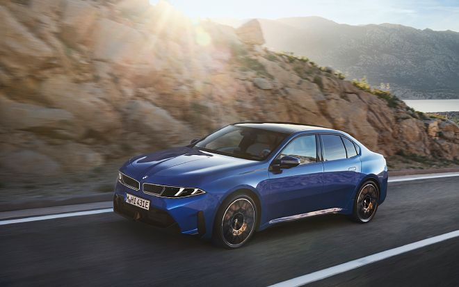Новая BMW 3 Series получила 443 силы и научилась дрифтить нажатием кнопки