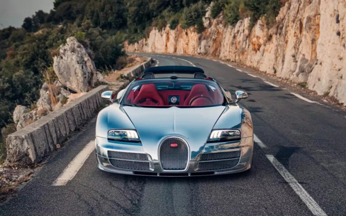 Bugatti восстановила самый дорогой в истории Veyron с необычным кузовом