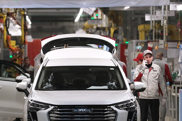 «Это новая реальность» Российский авторынок пережил сильнейшие потрясения в 2025 году. Что будет с ценами на авто в 2026 году?