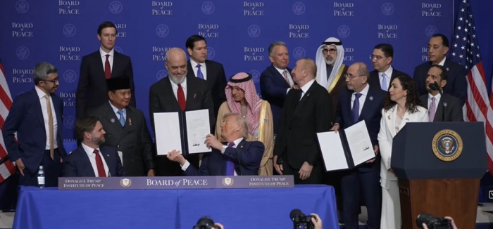 Токаев вылизал Трампа второй раз за три месяца: вслед за «посланником небес» назвал его «выдающимся миротворцем»