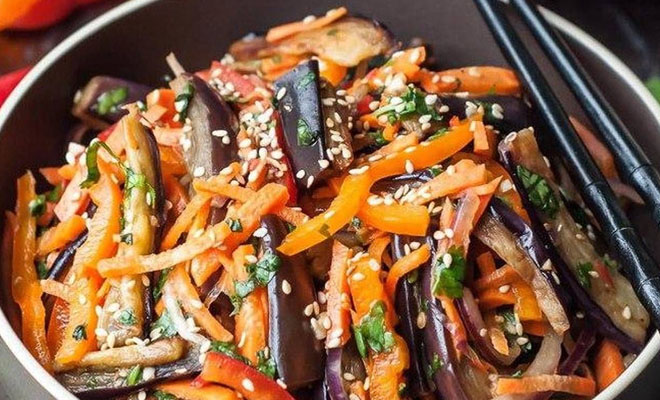 Маринуем баклажаны с перцем и сразу на стол: все просят добавки