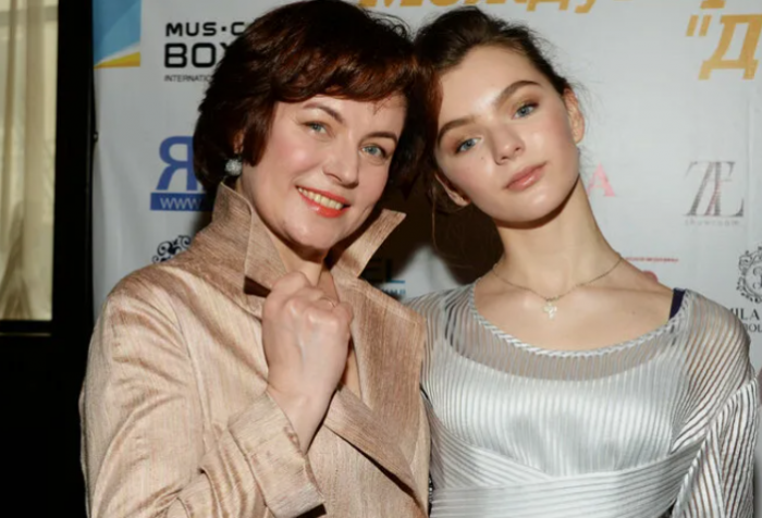 «Она обошла свою мать»: как сложились судьбы дочерей 8 знаменитых актеров, рожденных в 2000-е