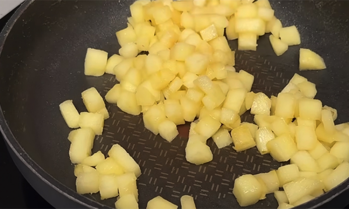 Монреальская свинина с особой начинкой: приготовили так, что тает во рту