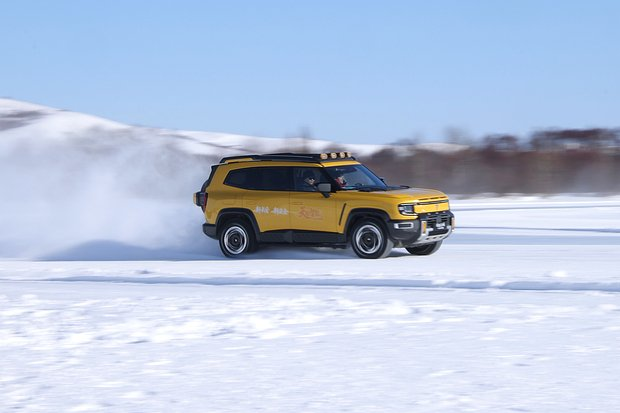 Для русских холодов. Changan выводит на наш рынок новый бренд. Как он меняет представление о «китайцах»: тест-драйв Deepal G318