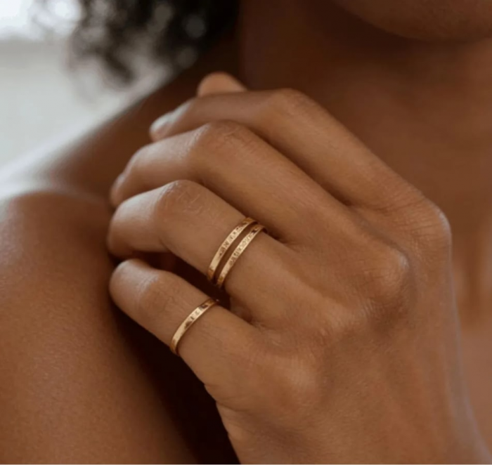 Как красиво носить кольца: лучшие схемы