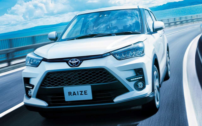 В России появился добротный кроссовер Toyota дешевле 2 млн рублей
