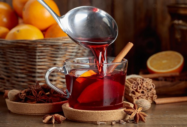 Коктейли для новогодней вечеринки: топ-15 рецептов алкогольных и безалкогольных напитков