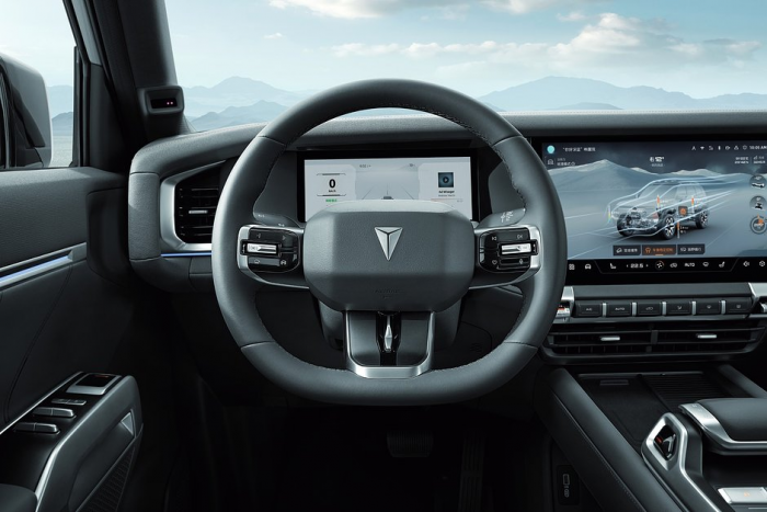 Для русских холодов. Changan выводит на наш рынок новый бренд. Как он меняет представление о «китайцах»: тест-драйв Deepal G318