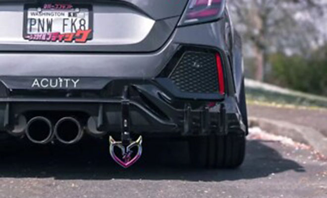 Сердце на бампере автомобиля: зачем его стали вешать многие водители, и что оно значит