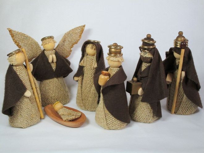 Самые популярные и необычные украшения дверей на Новый год (63 фото)