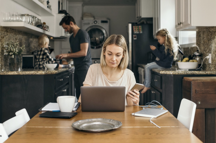 «Люди перестали жить по офисному ритму» Почему график «с девяти до шести» уходит в прошлое?