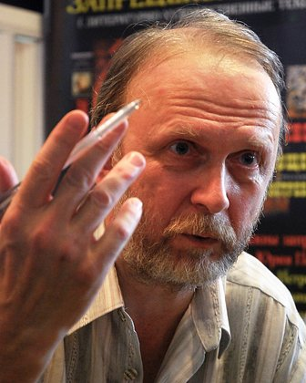 «Тараканы-убийцы: новые разработки подмосковного отделения ЦРУ» Самая безумная газета 90-х писала о бесах и НЛО. Кто ее создал?