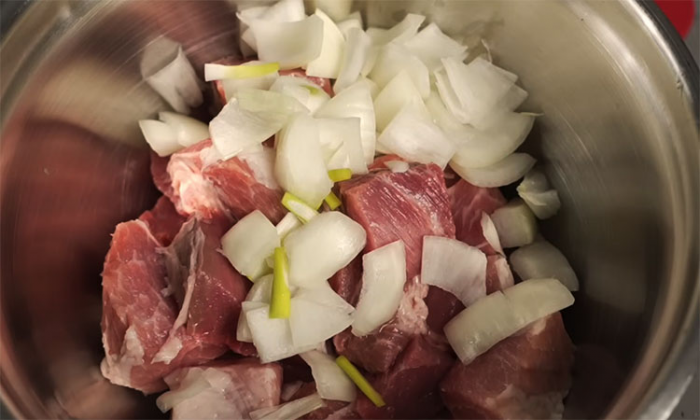 Шашлык с дымком не выходя из дома: вкус ровно как на мангале, хотя готовили в обычной духовке