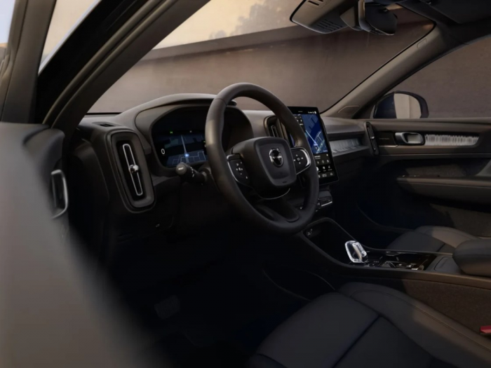 Volvo обновила XC40: новый дизайн, больше технологий и ставка на гибрид