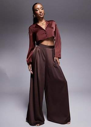 Что надеть на Новый год — 2026? Модные образы и цвета, советы экспертов