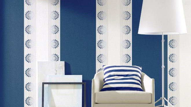 Обои в полоску: как создать нестандартный дизайн комнаты с помощью простых линий (104 фото)