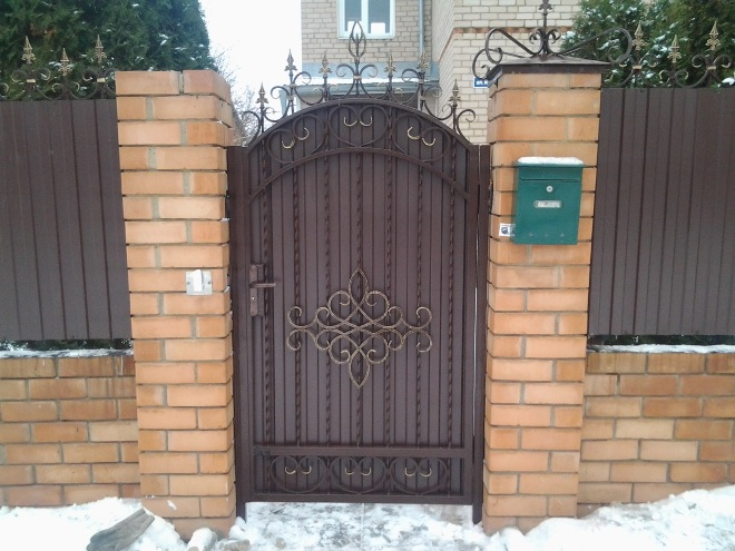 Палисадник перед домом: размер, стиль, выбор растений (80 фото)