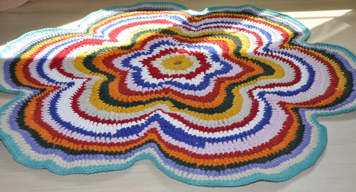 Вязаные коврики: интересные модели и применение в дизайне помещения (45 фото)