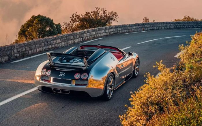 Bugatti восстановила самый дорогой в истории Veyron с необычным кузовом