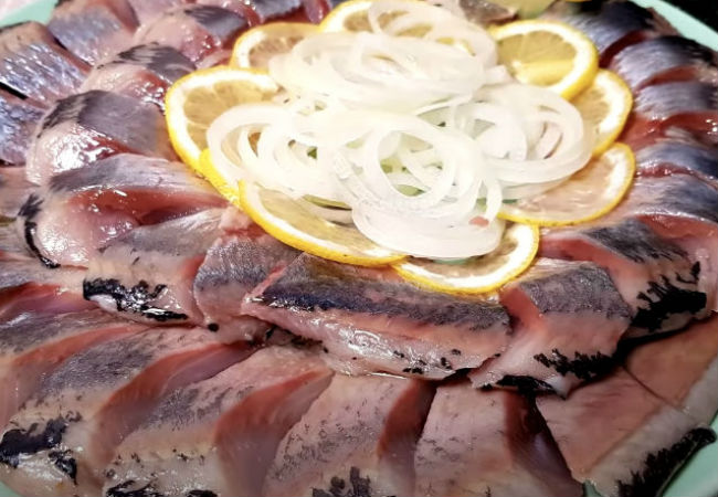 Очищаем селедку от костей за 5 движений: нужно 2 минуты времени