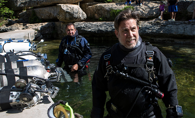 Колодец Иакова: ученые десятилетиями пытаются измерить глубину небольшого озера, но не могут найти дно