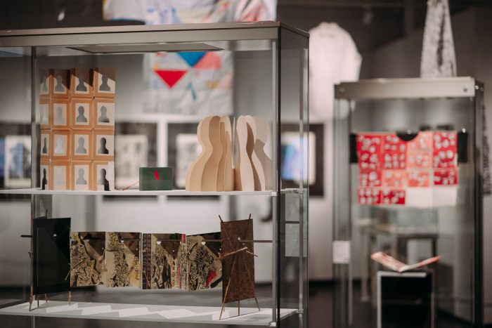 Читать нельзя смотреть: как Рубинштейн, Пригов, Пивоваров и компания изменили книги