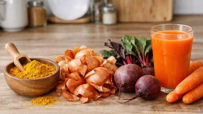 Пасха без химии: как покрасить яйца капустой, чаем и создать необычный декор