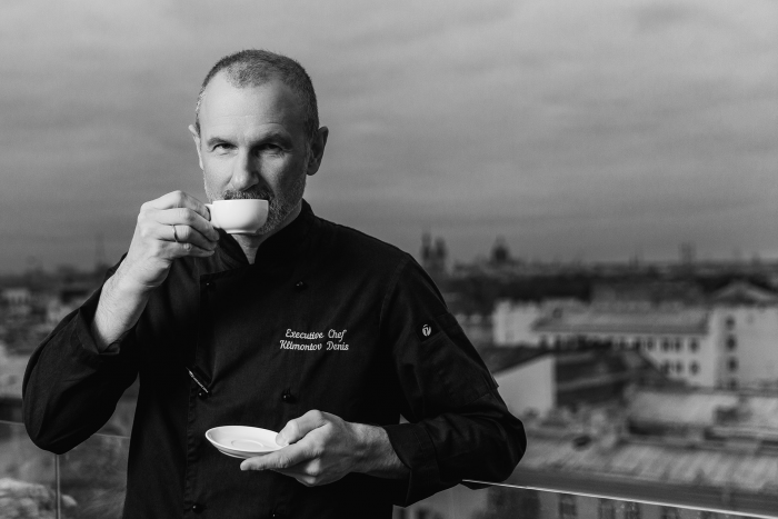 Шеф-повар Денис Климонтов: «Борщ может быть цвета звёзд рубиновых на Кремле»