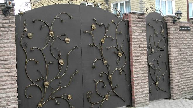 Ворота для частного дома: как выбрать эффектную защиту? (38 фото)