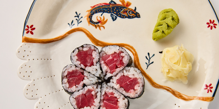 Сморчки, моти и часы от Раппопорта: чем живёт ресторанная Москва в апреле